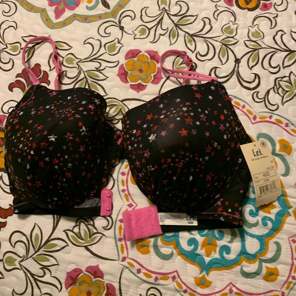 NWT LEI bra with stars. 40D. Runs small